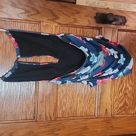 Women's Floral swim‎ suit - Picture 4 of 9